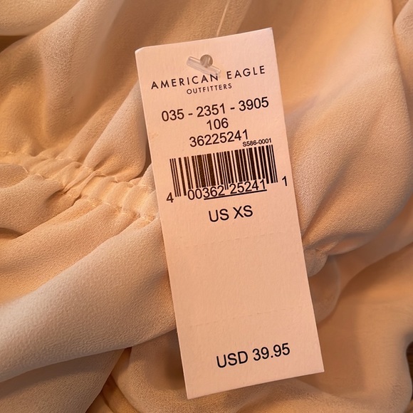 American eagle, brand new, cream, tank top, crop top - Picture 4 of 5